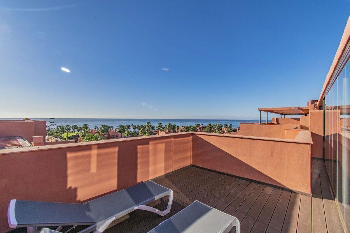Penthouse 3 dormitoare în New Golden Mile
