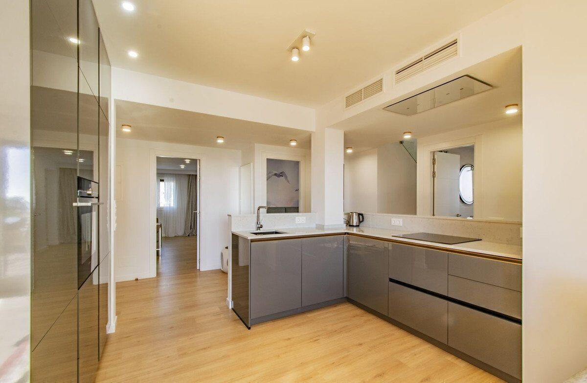 Penthouse 3 dormitoare în New Golden Mile 12