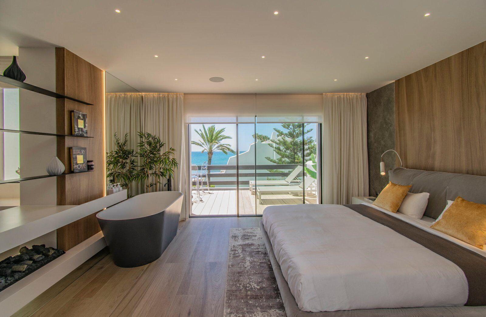 Casă cu 4 dormitoare pe malul mării în Golden Mile, Marbella 6