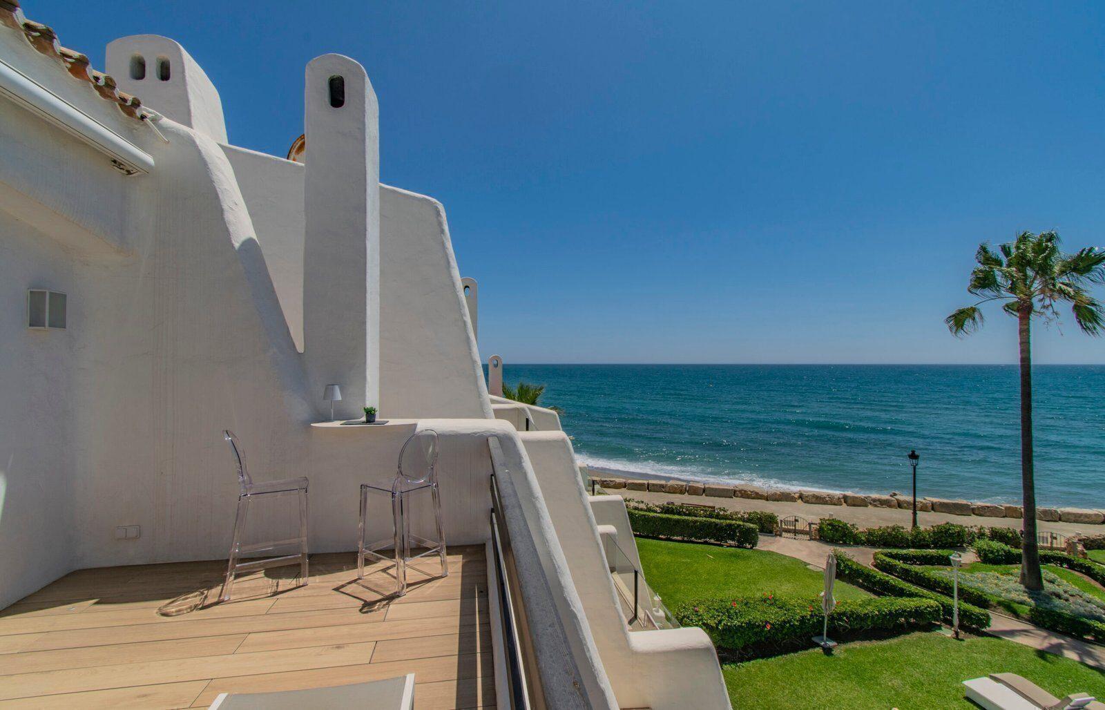 Casă cu 4 dormitoare pe malul mării în Golden Mile, Marbella