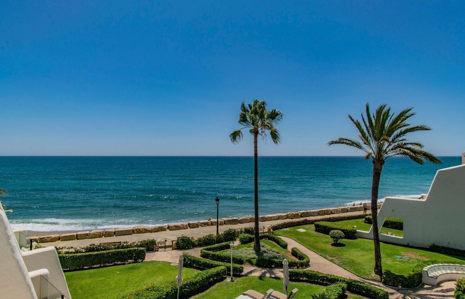Casă cu 4 dormitoare pe malul mării în Golden Mile, Marbella 3