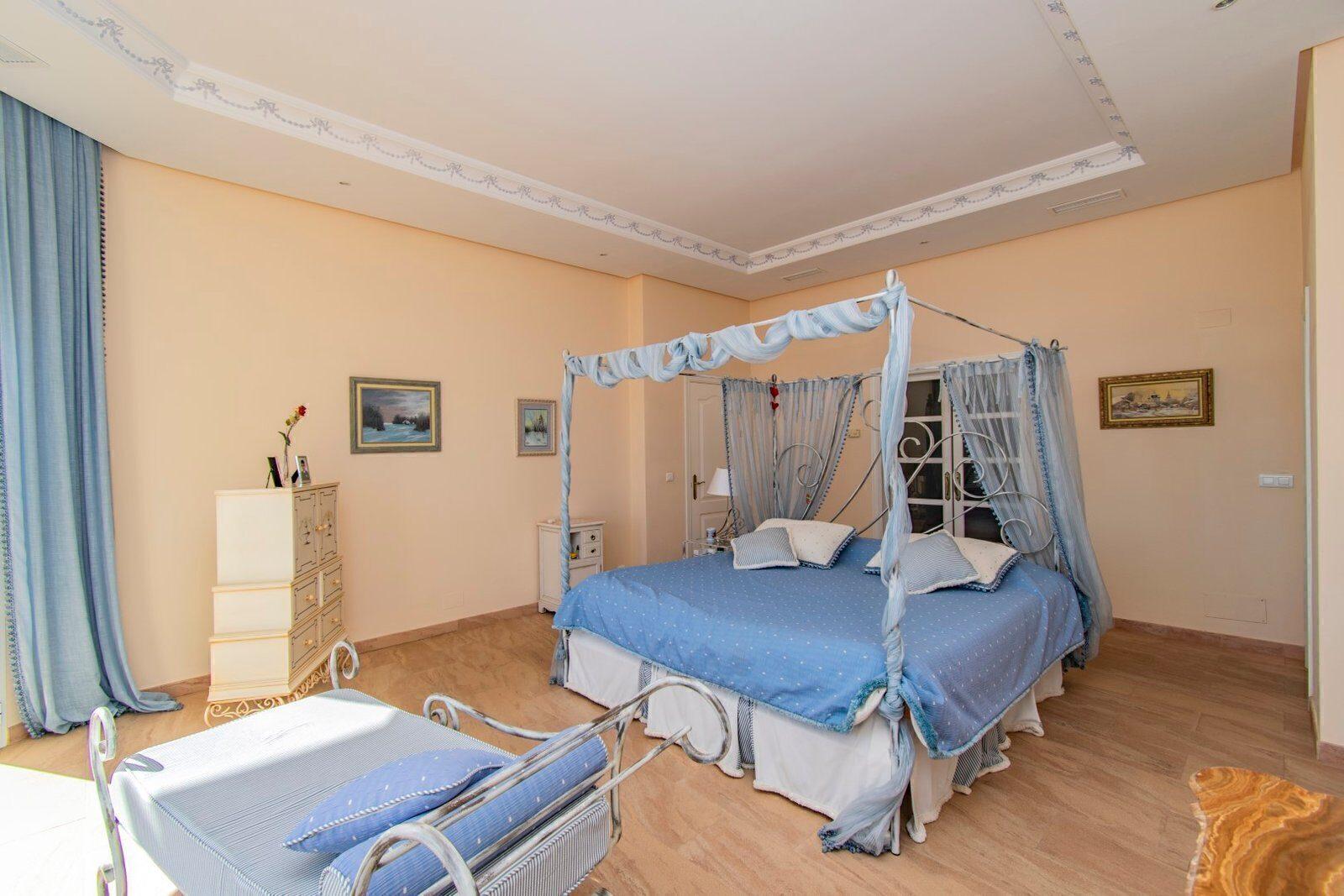 Vilă cu 7 dormitoare în Estepona