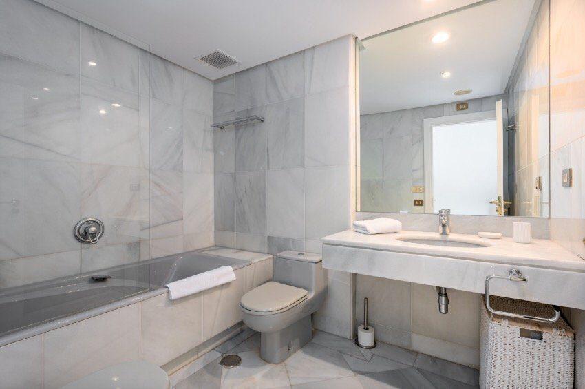 Penthouse duplex cu 3 dormitoare în Puerto Banus, Marbella 14
