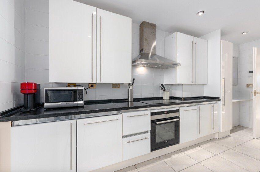 Penthouse duplex cu 3 dormitoare în Puerto Banus, Marbella 17