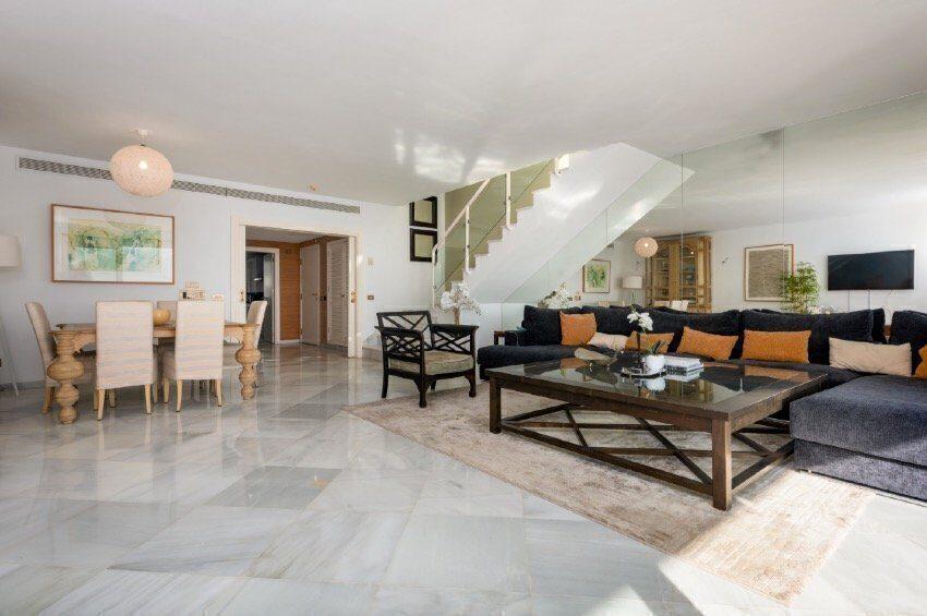 Penthouse duplex cu 3 dormitoare în Puerto Banus, Marbella 19