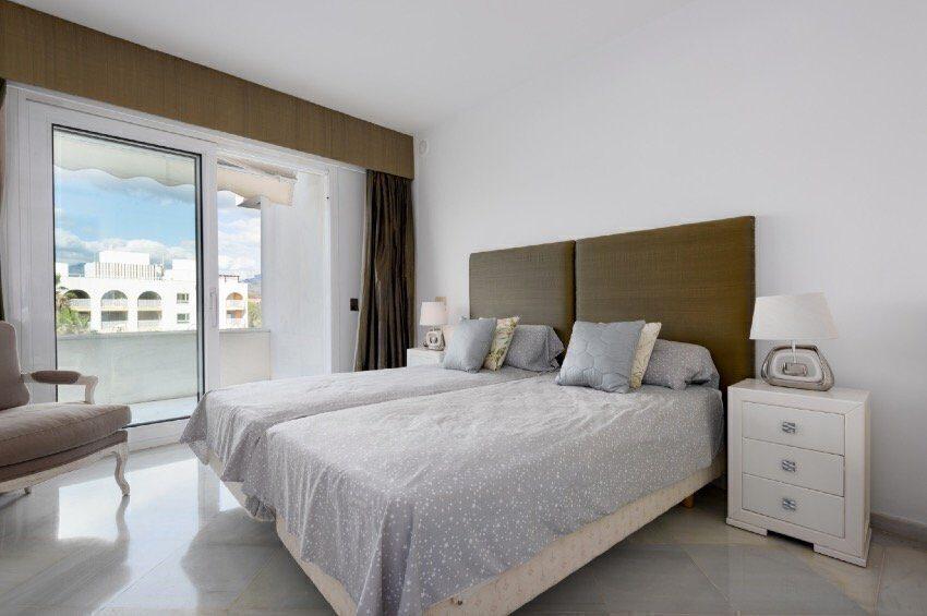 Penthouse duplex cu 3 dormitoare în Puerto Banus, Marbella 20