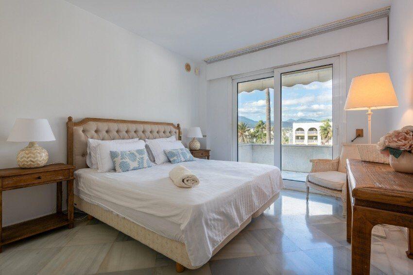 Penthouse duplex cu 3 dormitoare în Puerto Banus, Marbella 22