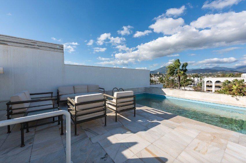 Penthouse duplex cu 3 dormitoare în Puerto Banus, Marbella 9