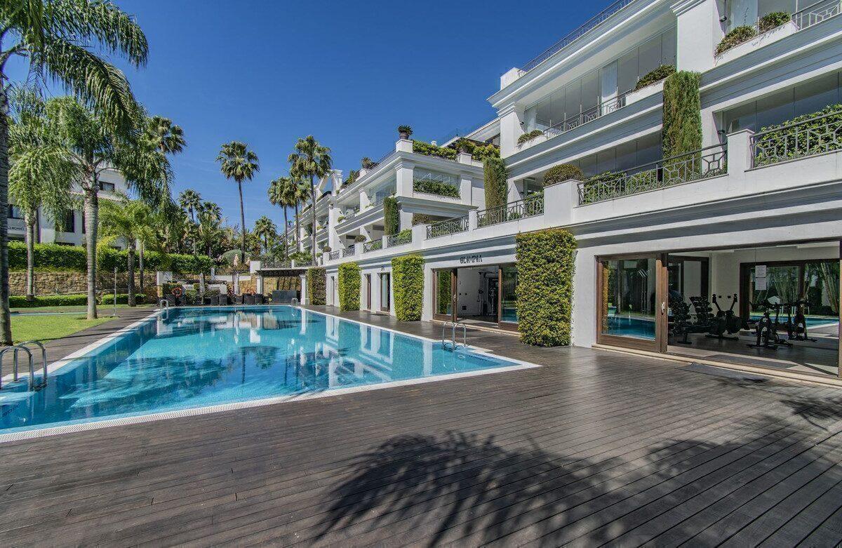 Penthouse cu 5 dormitoare pe malul mării în Estepona 5