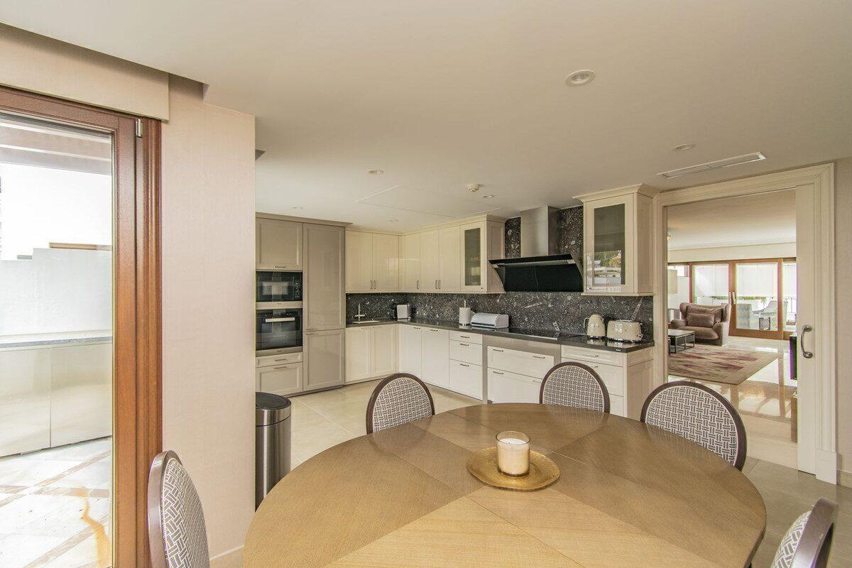 Penthouse cu 5 dormitoare pe malul mării în Estepona 7