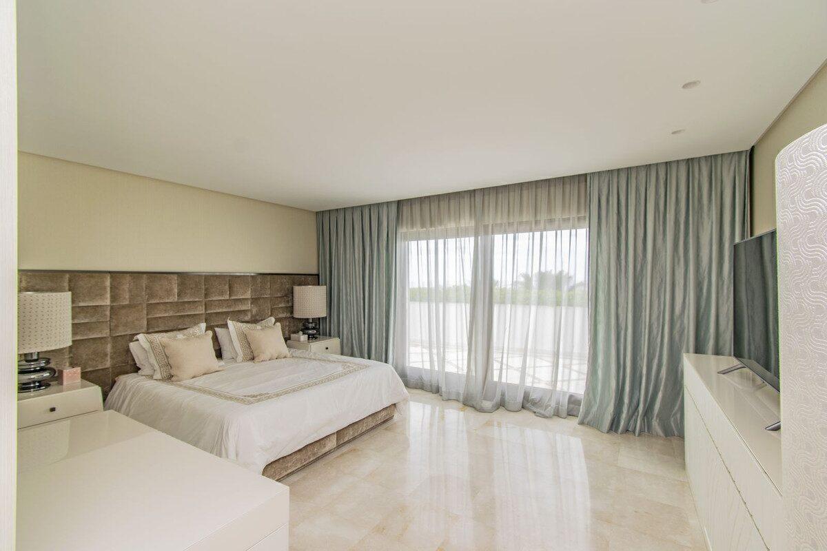 Penthouse cu 5 dormitoare pe malul mării în Estepona 10