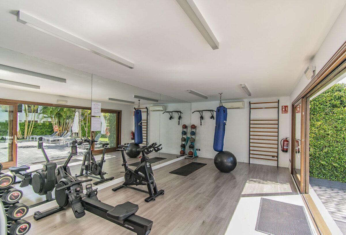 Penthouse cu 5 dormitoare pe malul mării în Estepona 12