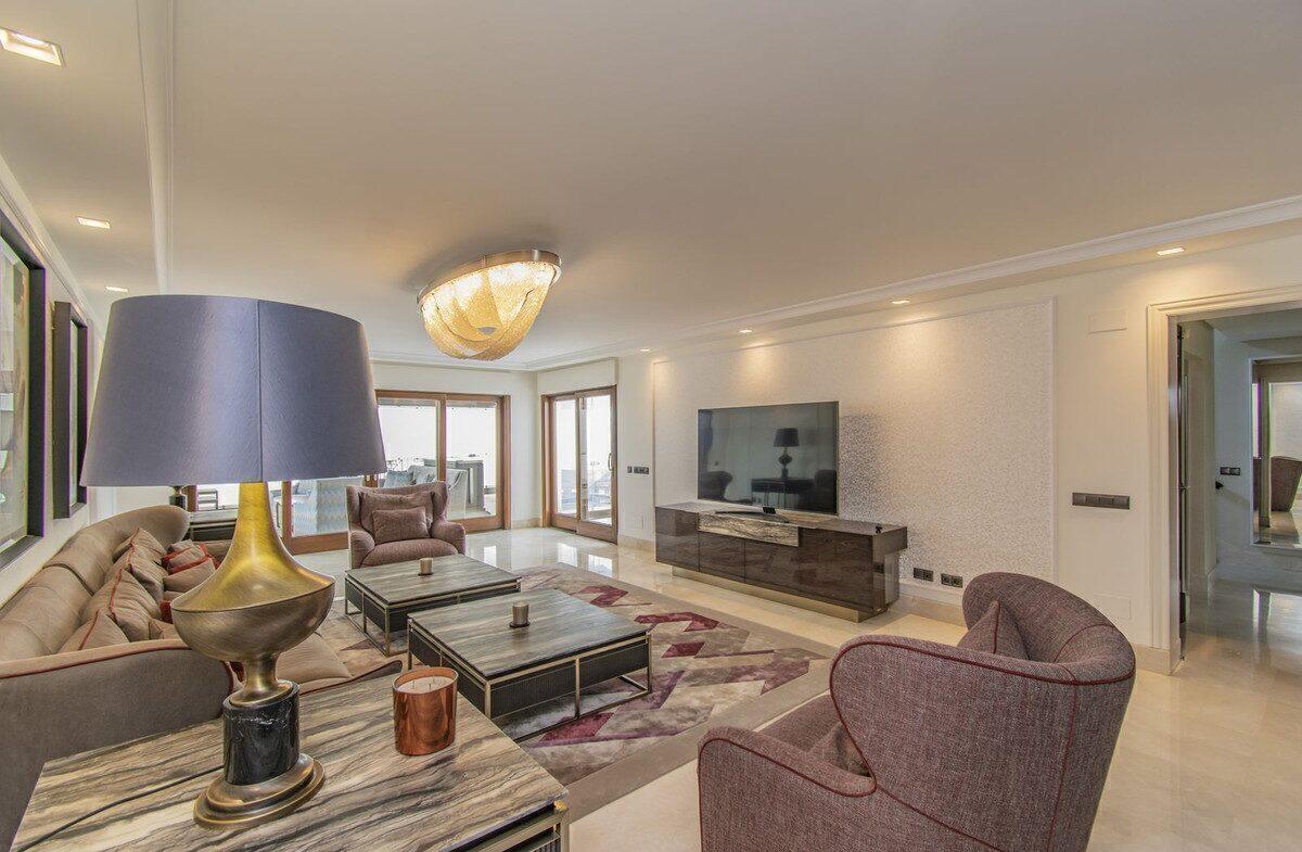 Penthouse cu 5 dormitoare pe malul mării în Estepona 13