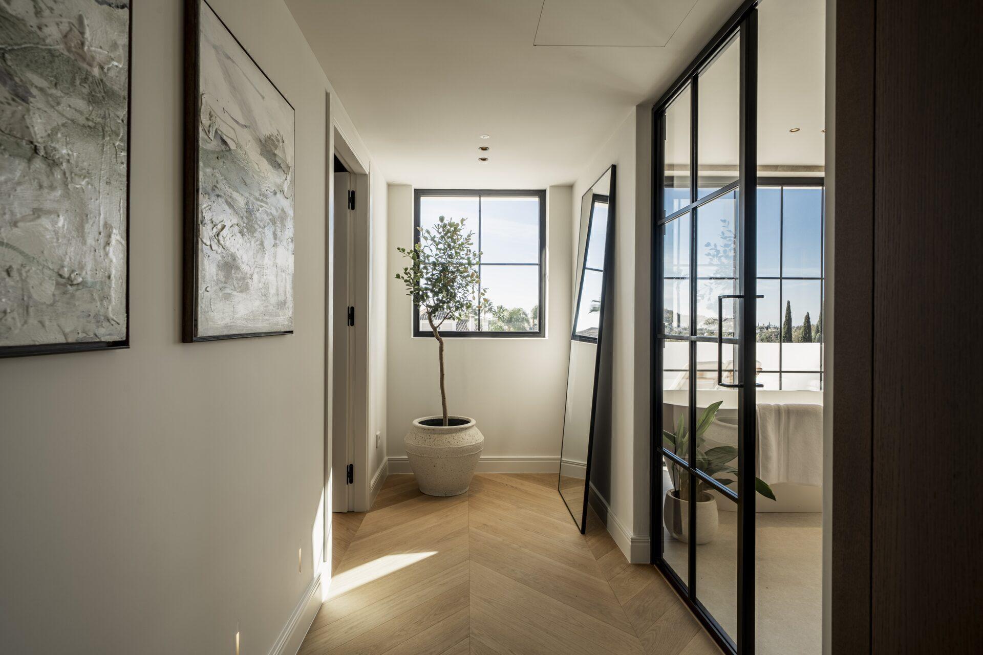 Vilă cu 5 dormitoare recent renovată în Nueva Andalucia 26