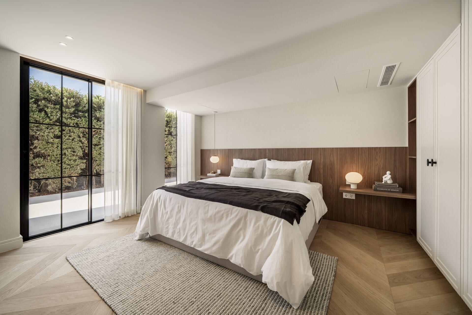 Vilă cu 5 dormitoare recent renovată în Nueva Andalucia 33