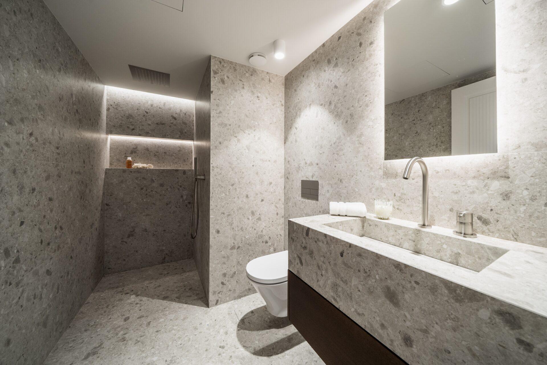 Vilă cu 5 dormitoare recent renovată în Nueva Andalucia 34