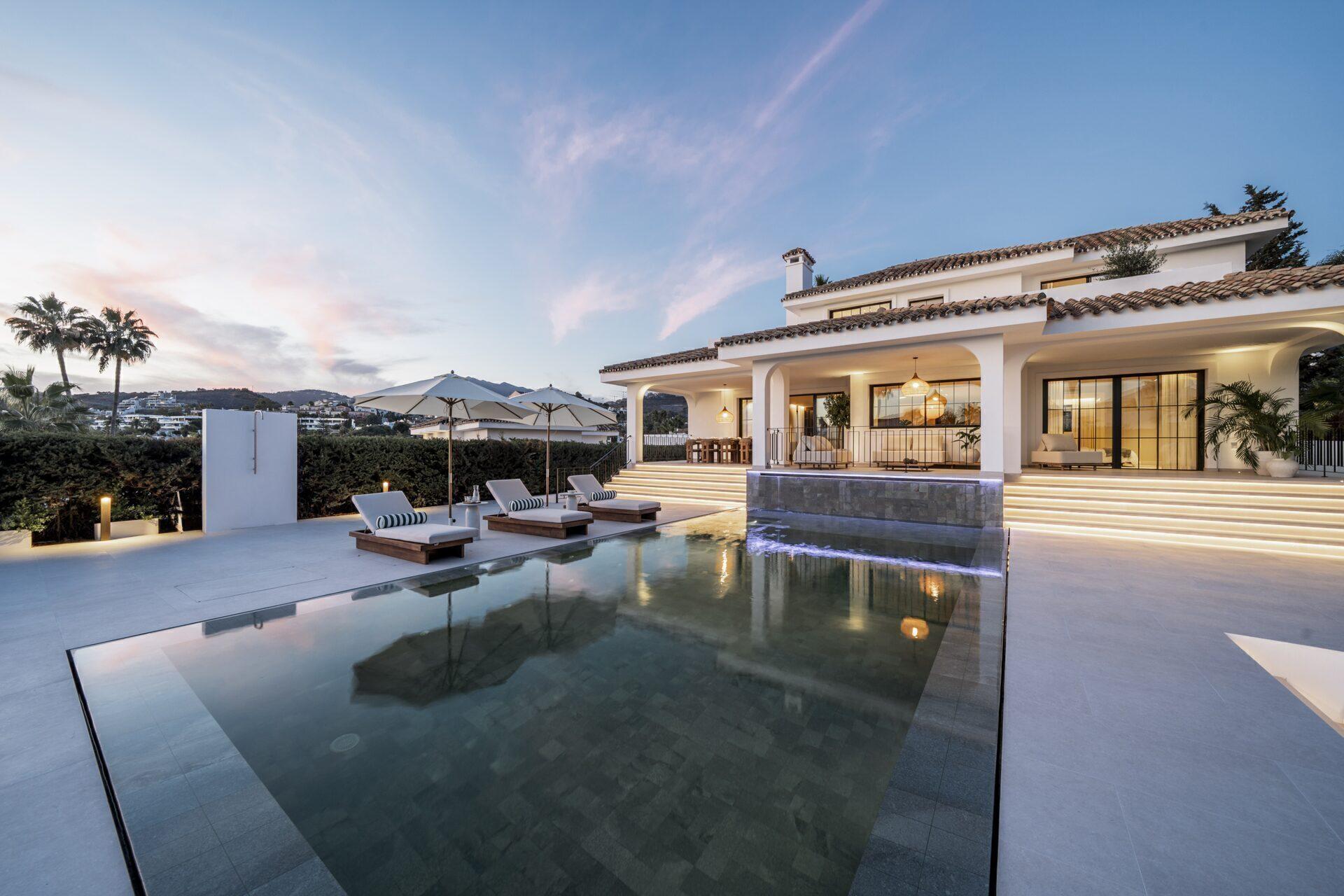 Vilă cu 5 dormitoare recent renovată în Nueva Andalucia 4