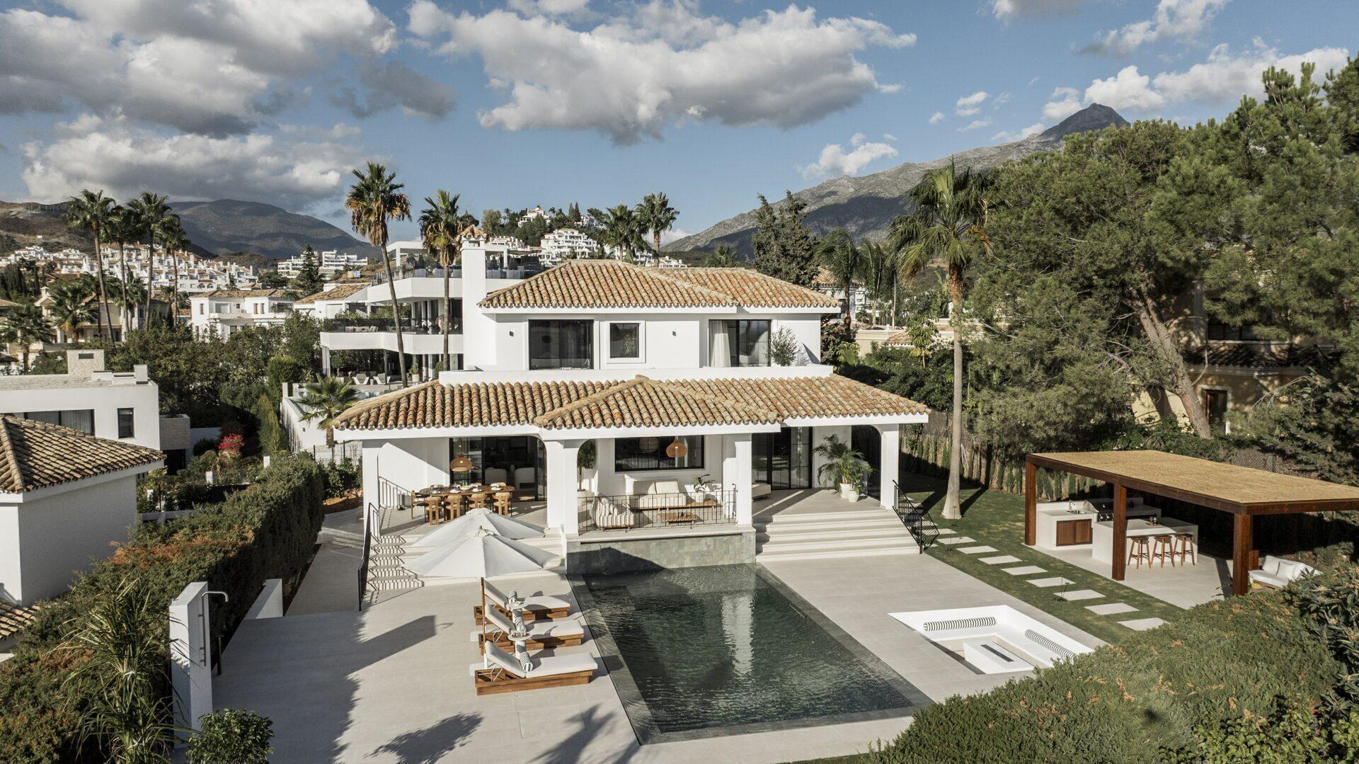 Vilă cu 5 dormitoare recent renovată în Nueva Andalucia 6