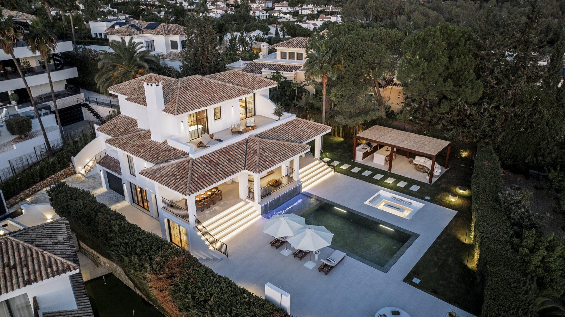 Vilă cu 5 dormitoare recent renovată în Nueva Andalucia 8