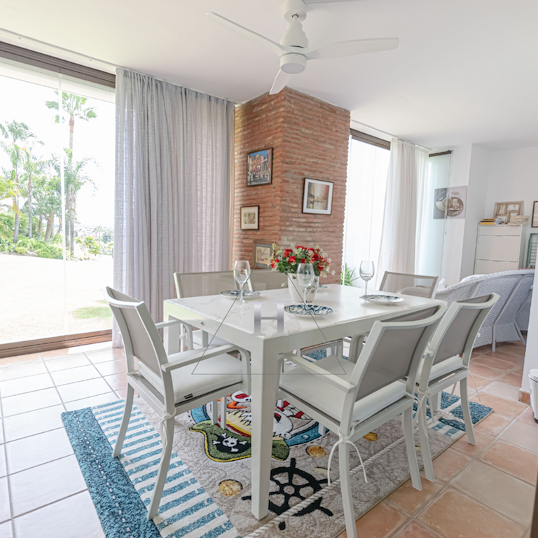 Apartament spațios cu 2 dormitoare în Selwo, Estepona