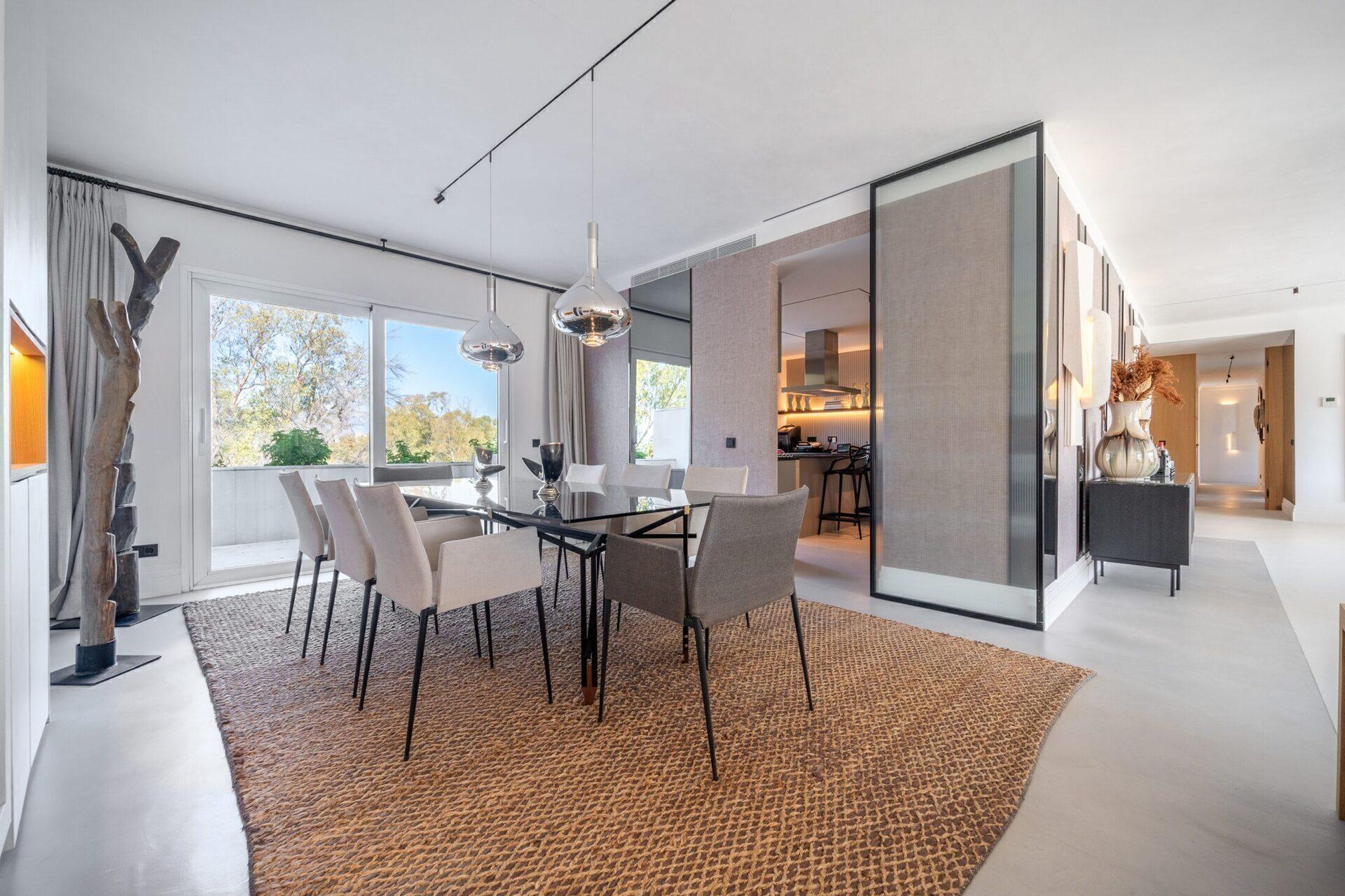 Magnific penthouse duplex cu 4 dormitoare și vedere la mare în Puerto Banús