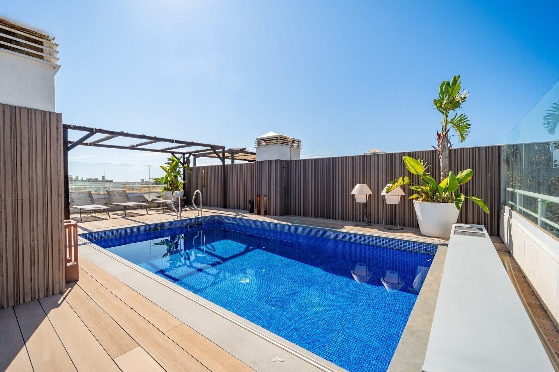 Magnific penthouse duplex cu 4 dormitoare și vedere la mare în Puerto Banús 3