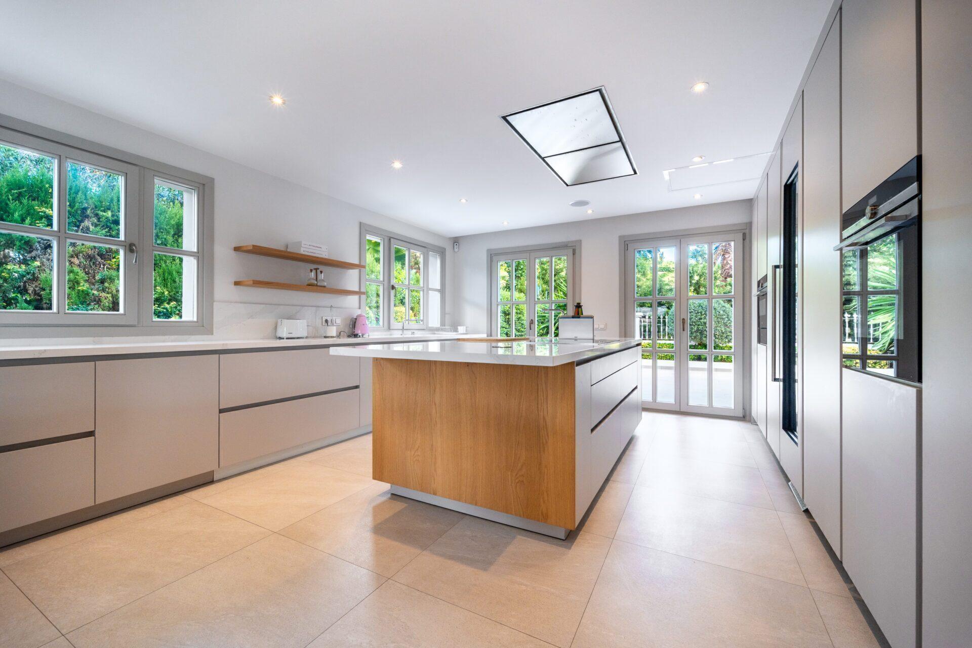 Vilă de lux Nueva Andalucia în prima linie de golf Los Naranjos 6