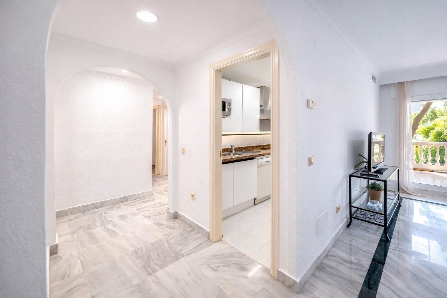 Apartament cu 2 dormitoare în Nueva Andalucia 9