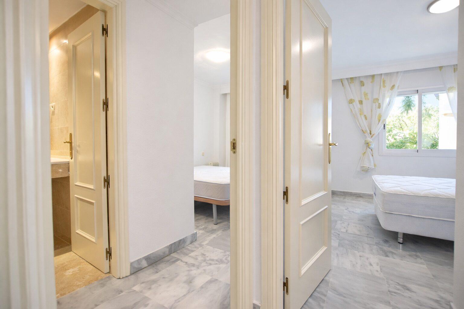 Apartament cu 2 dormitoare în Nueva Andalucia 13