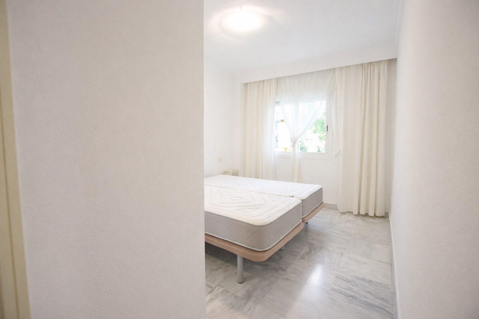 Apartament cu 2 dormitoare în Nueva Andalucia 15