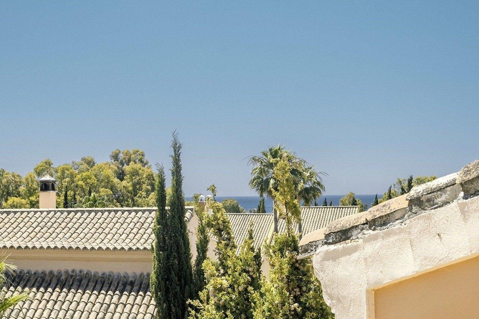 Vilă cu 4 dormitoare în Jardines de las Lomas 8