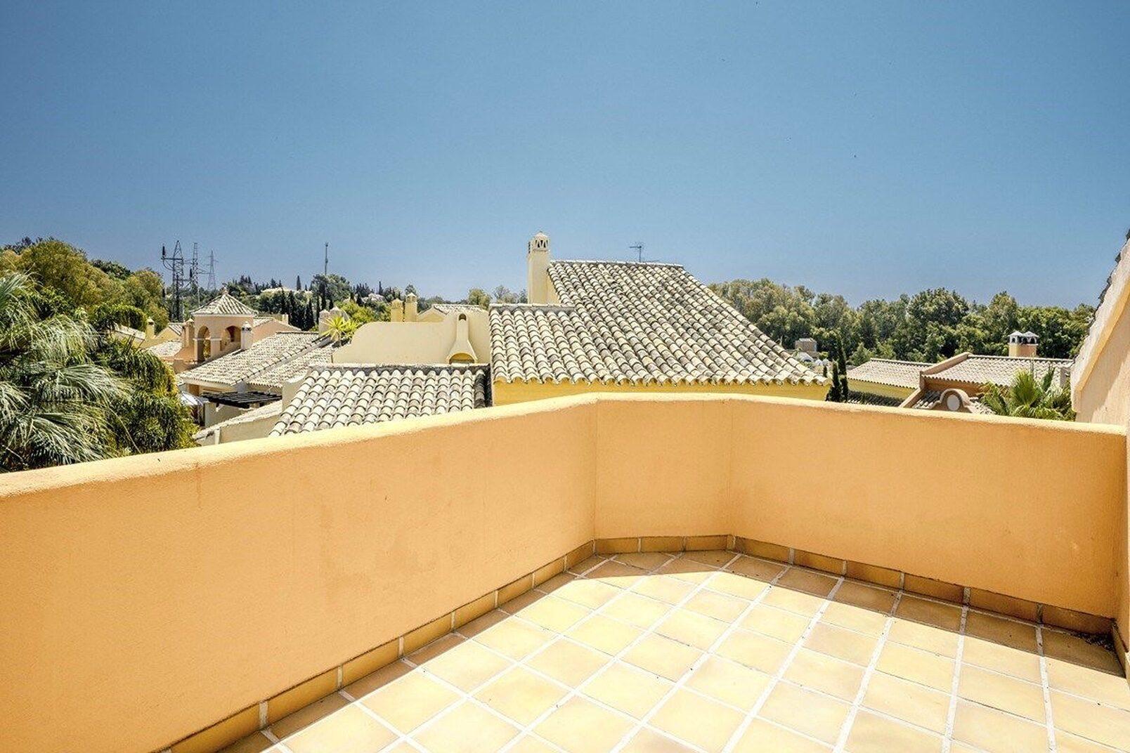 Vilă cu 4 dormitoare în Jardines de las Lomas 4