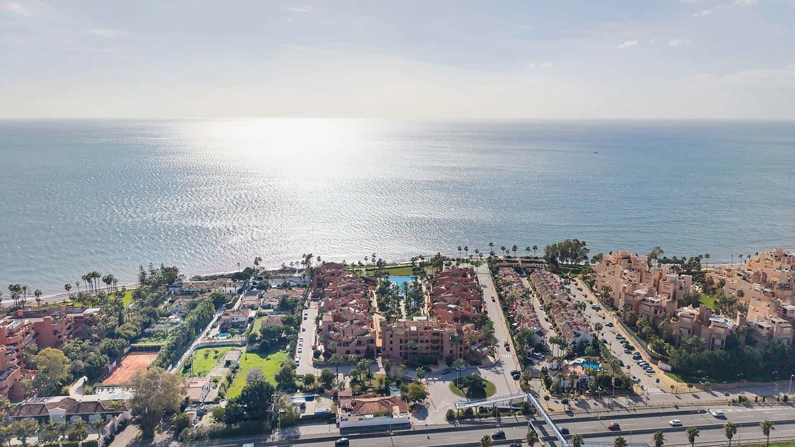 Apartament 2 dormitoare pe malul mării în Mar Azul, Estepona