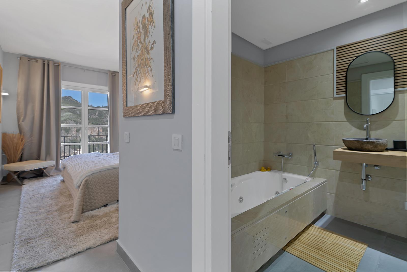 Townhouse cu 4 dormitoare în El Casar, Benahavis 4